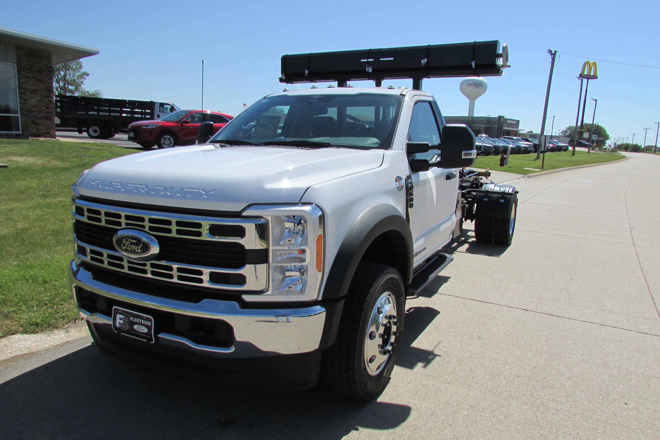 2023 Ford F-600 photo 3