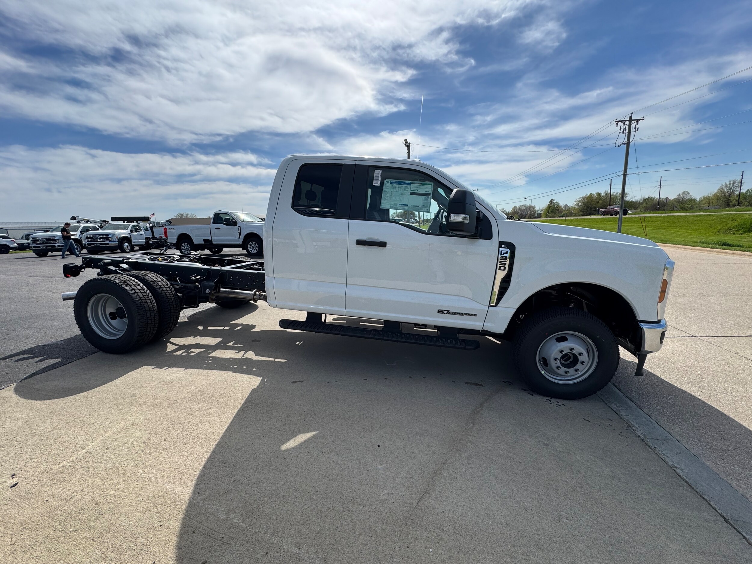 2025 Ford F-350 XL photo 4