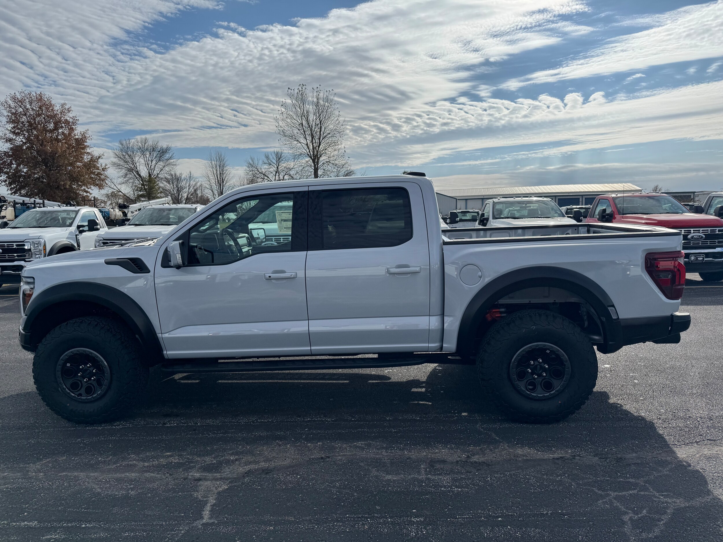 2025 Ford F-150 Raptor photo 2