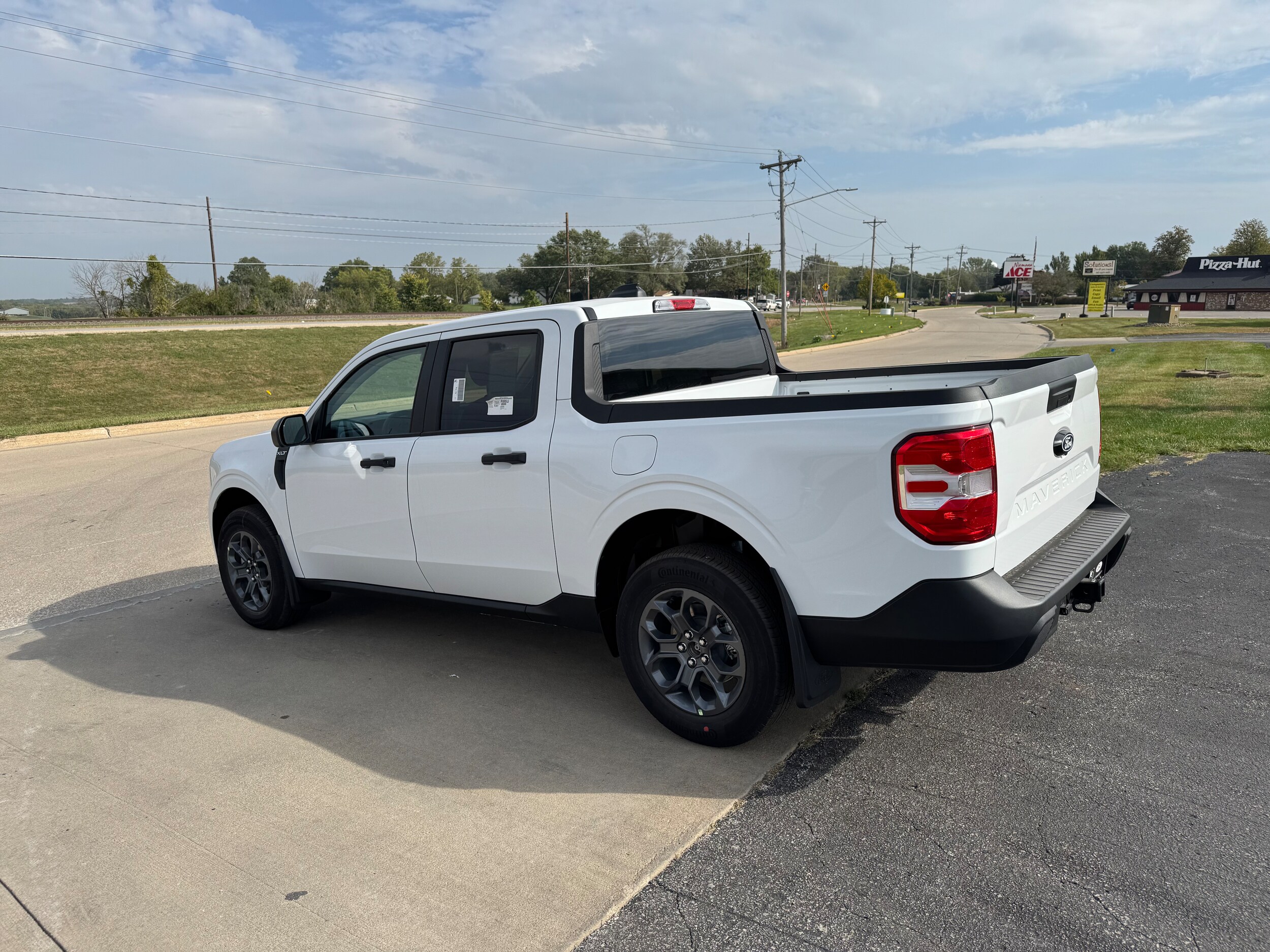 2025 Ford Maverick XLT photo 3