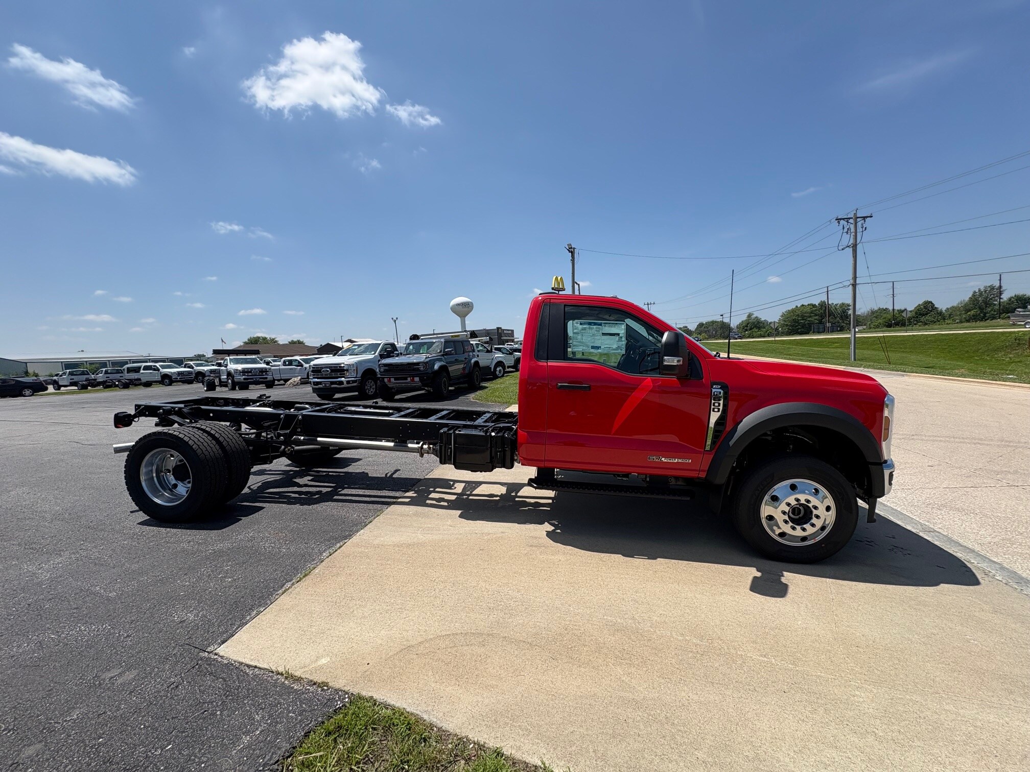 2025 Ford F-600 photo 4