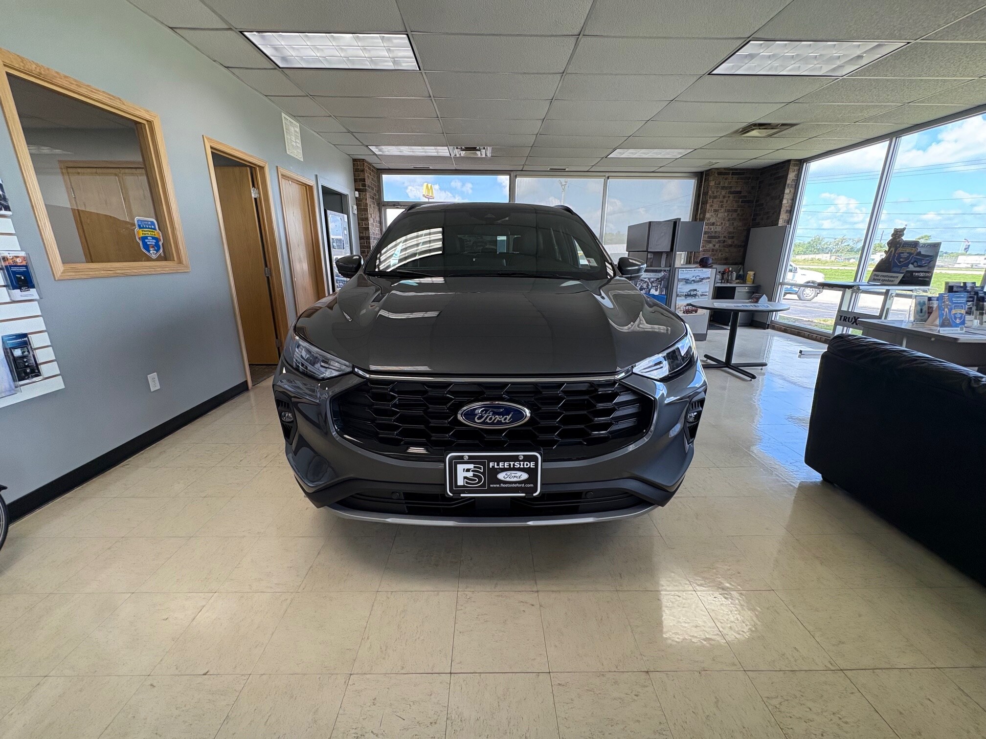 2025 Ford Escape ST-Line Select photo 2
