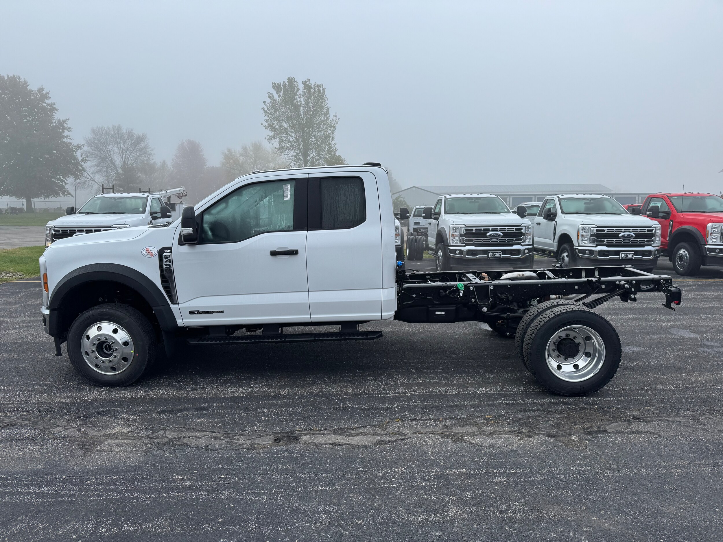 2026 Ford F-450 photo 2
