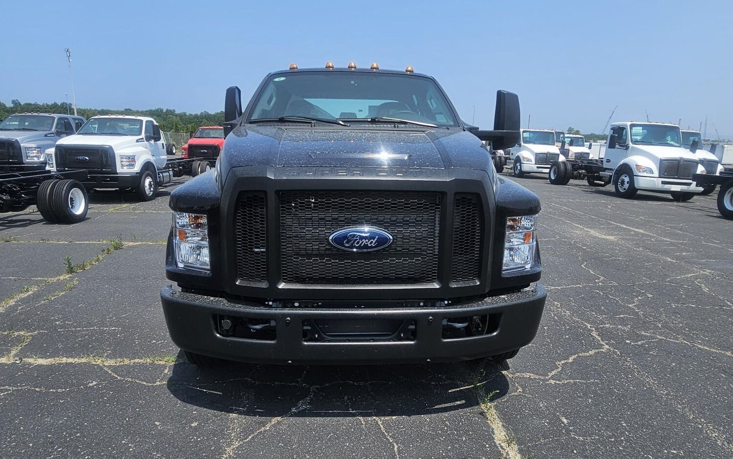 2025 Ford F-650 Base photo 2