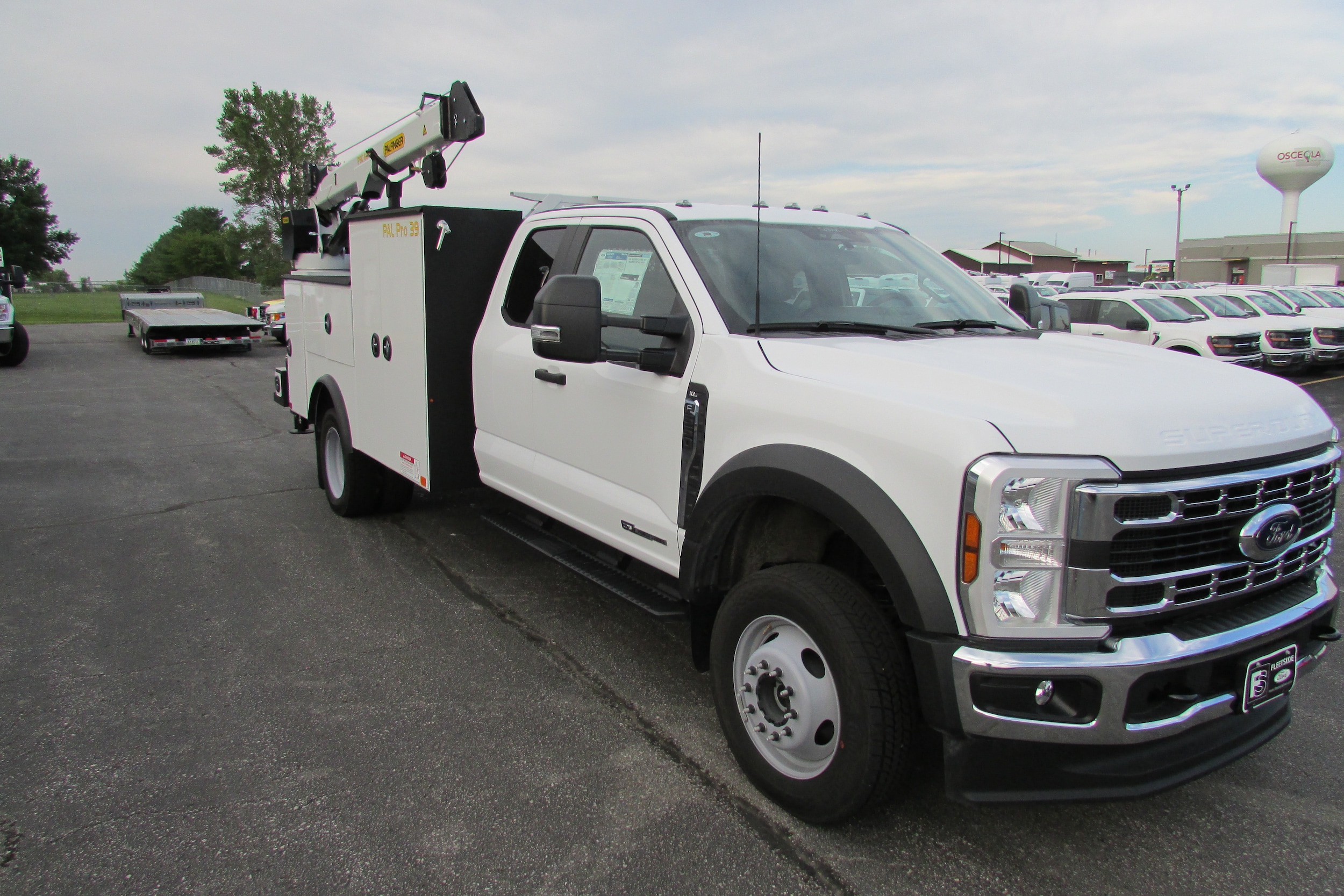 2024 Ford F-550 Super Duty Chassis Cab XL's photo