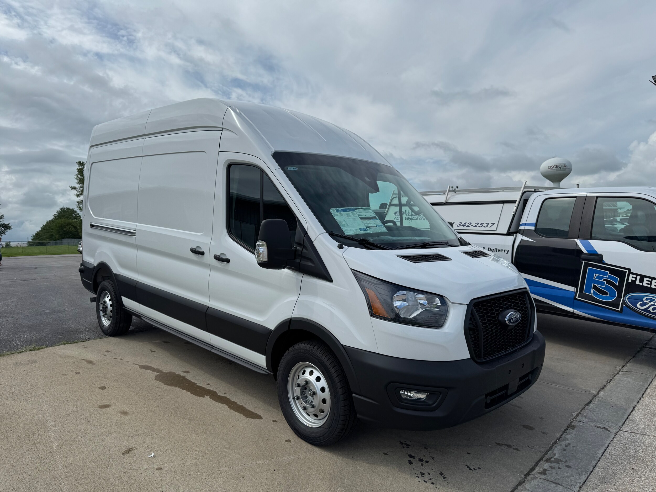 2025 Ford Transit photo 3