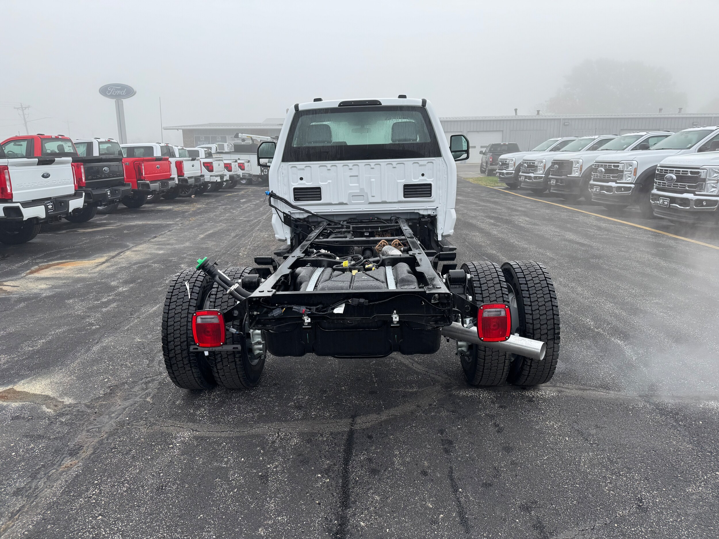 2026 Ford F-550 photo 4