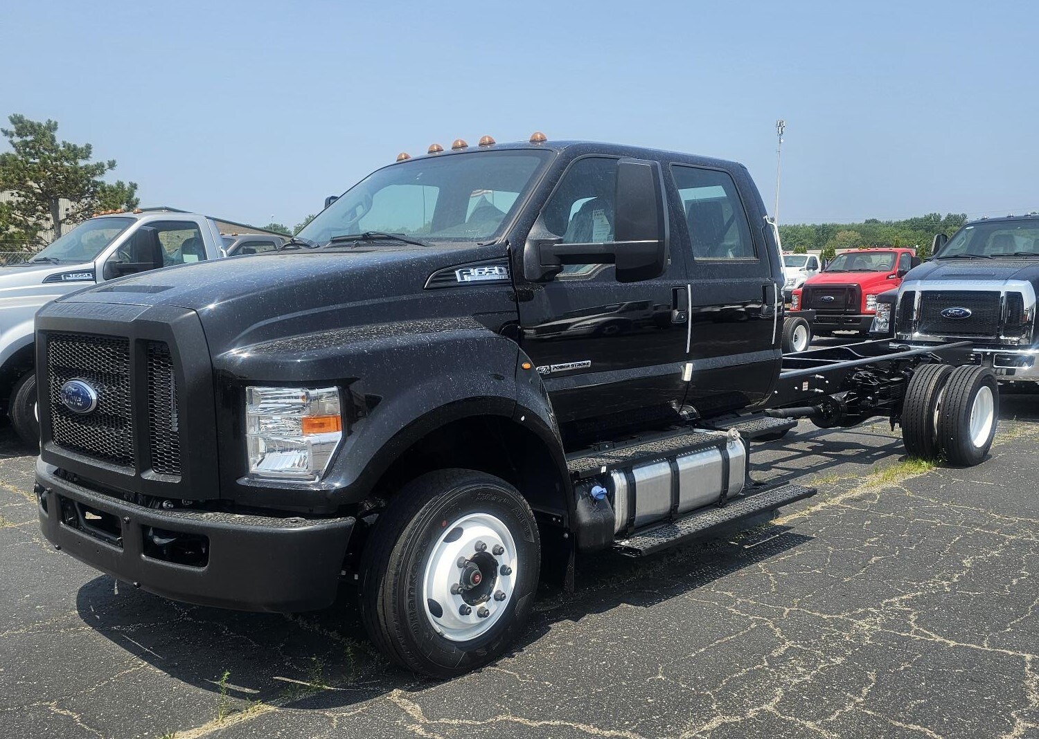 2025 Ford F-650 Base photo 3