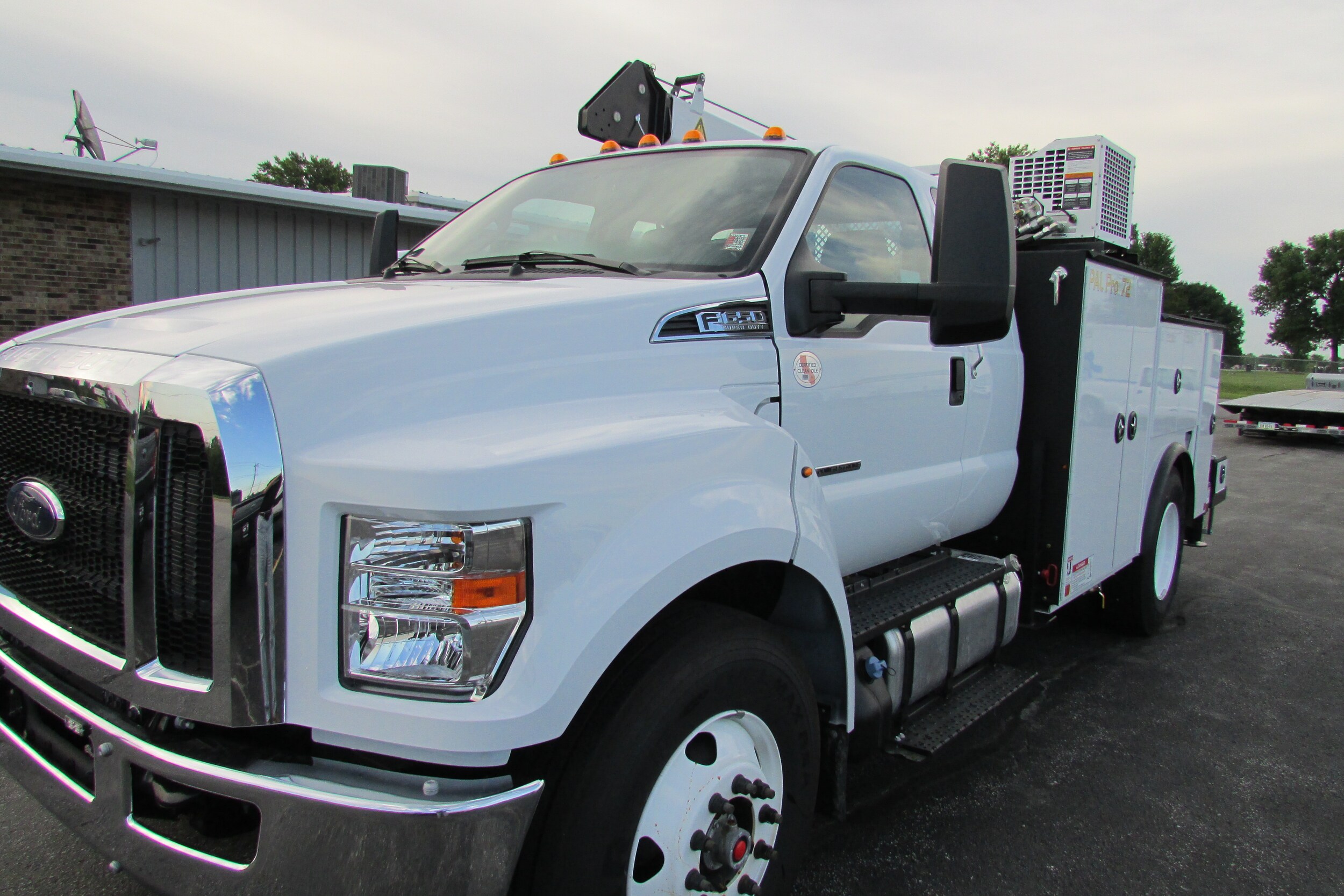 2024 Ford F-650 XL photo 4