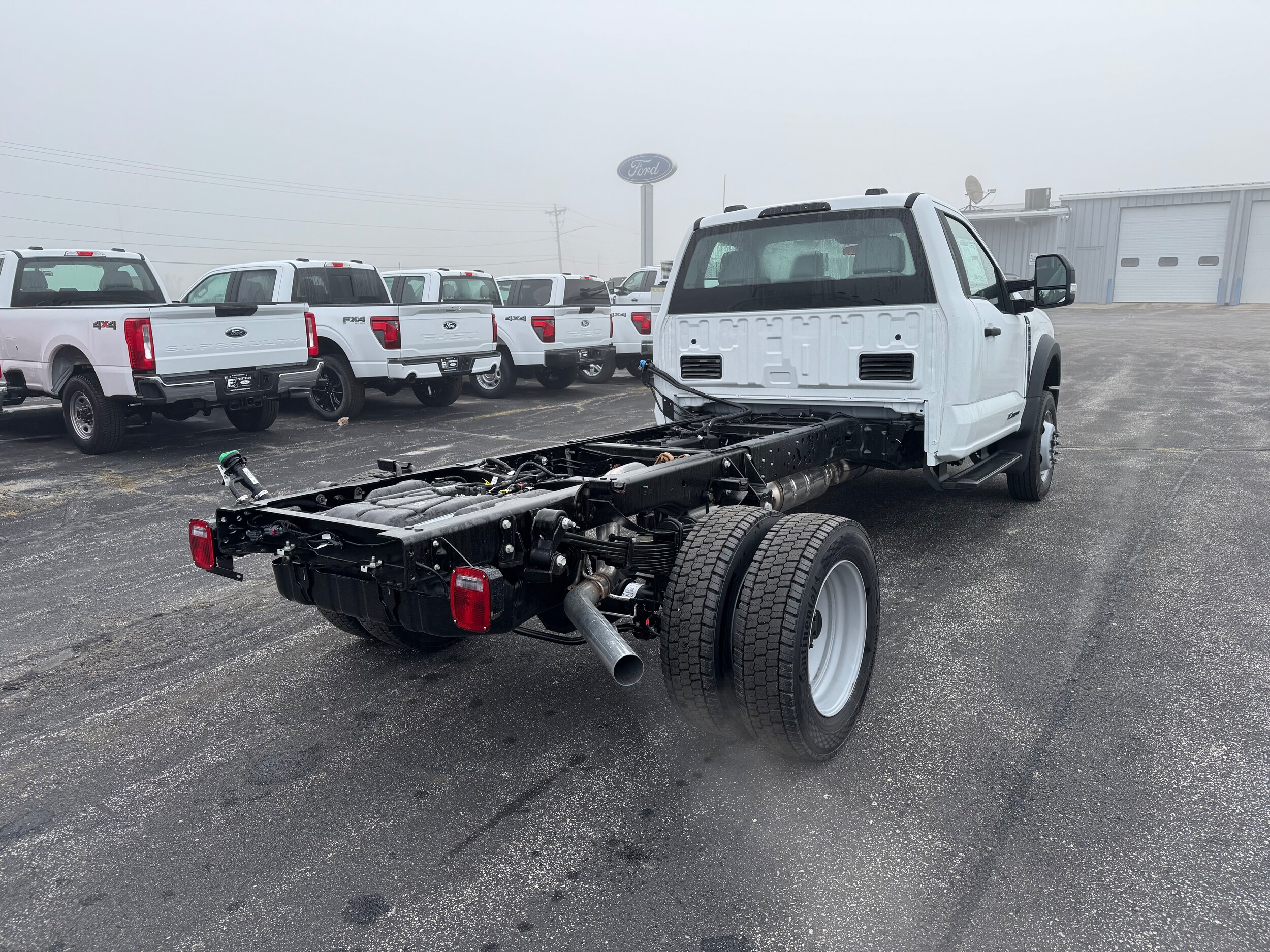 2026 Ford F-550 photo 4