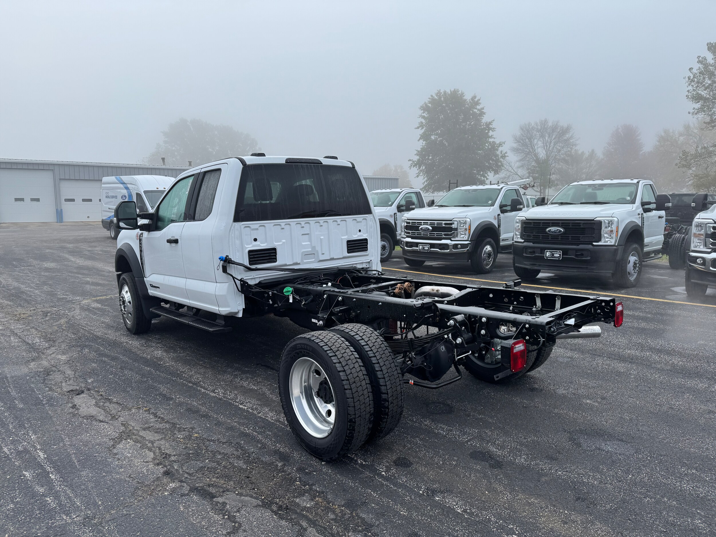 2026 Ford F-450 photo 3