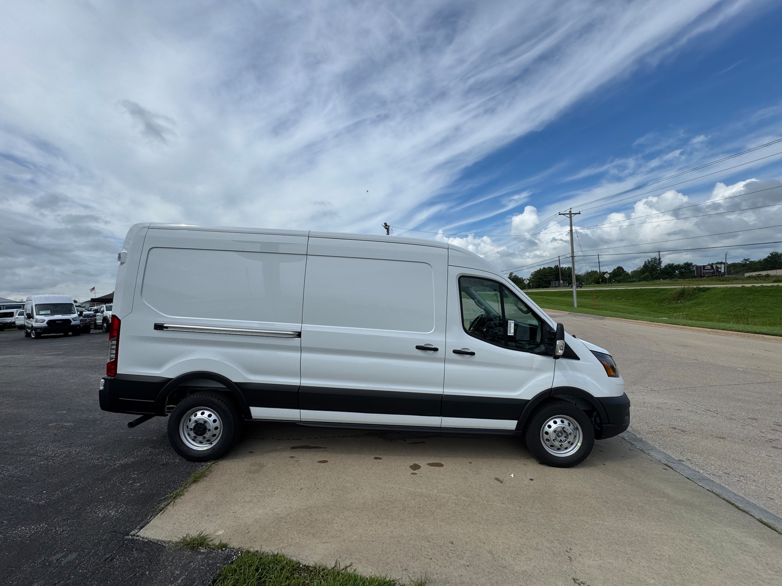 2025 Ford Transit photo 4