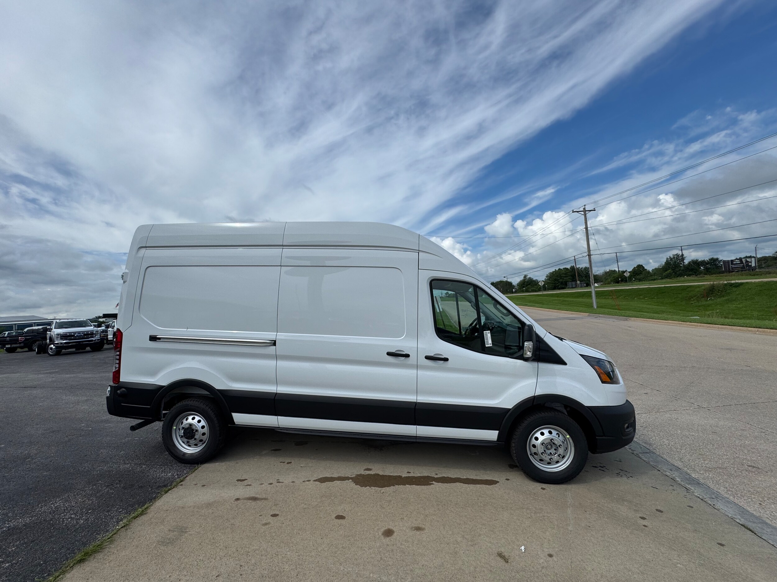 2025 Ford Transit photo 4