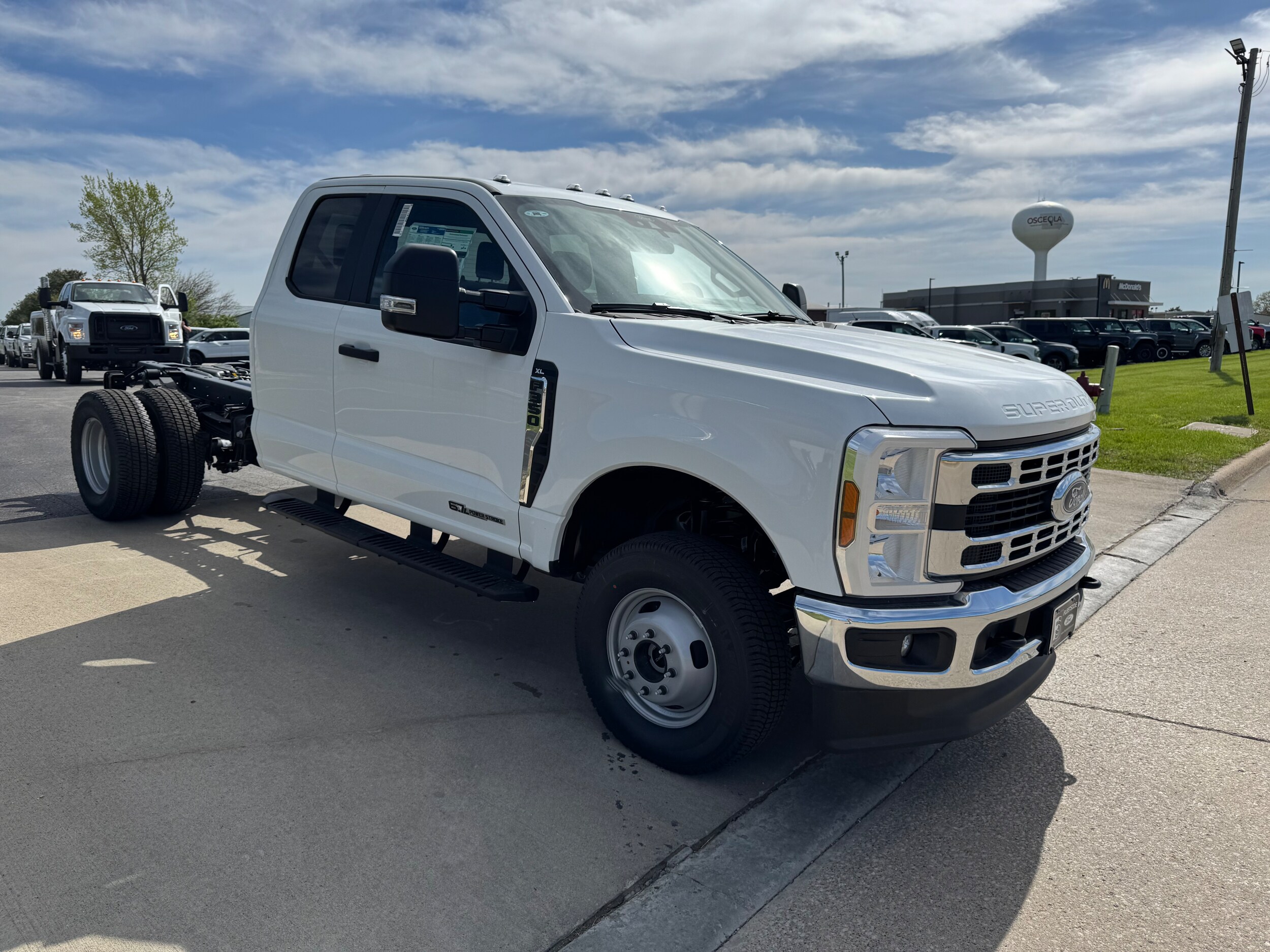 2025 Ford F-350 XL photo 3