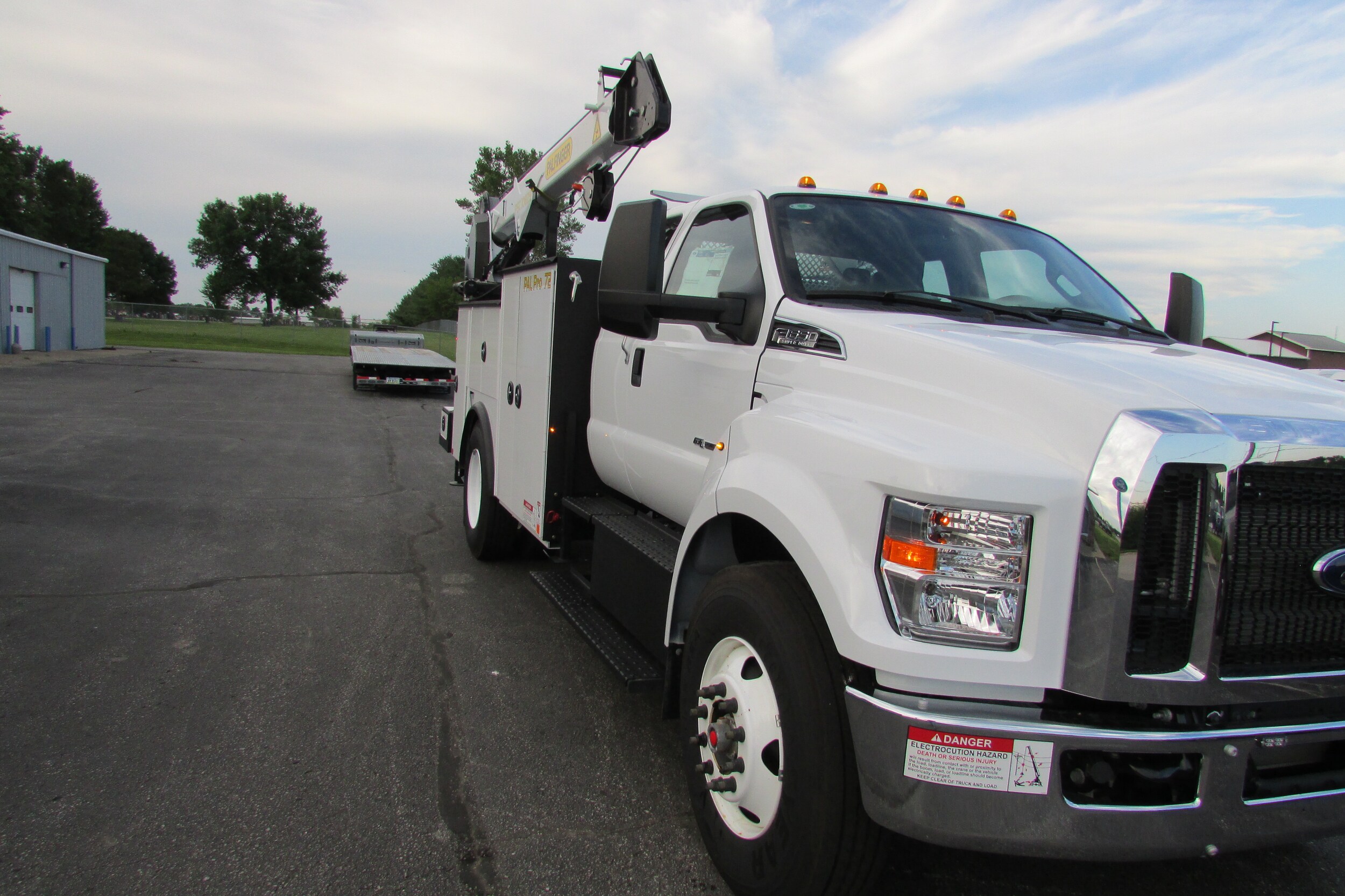 2024 Ford F-650 XL photo 3