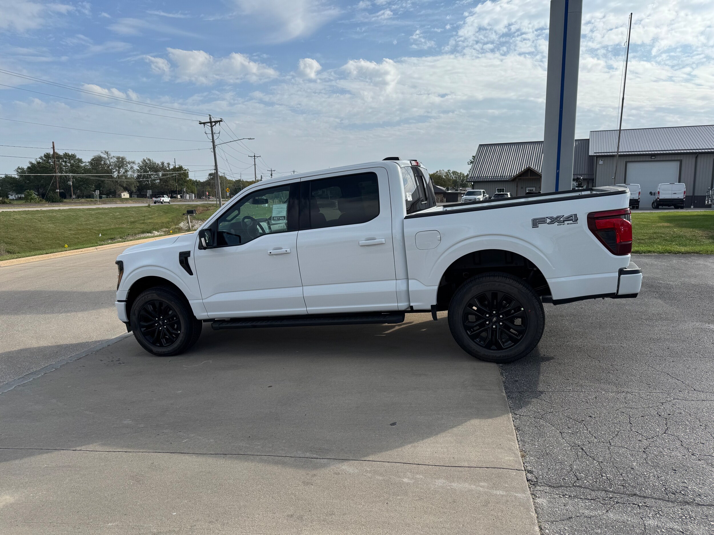 2025 Ford F-150 XLT photo 2
