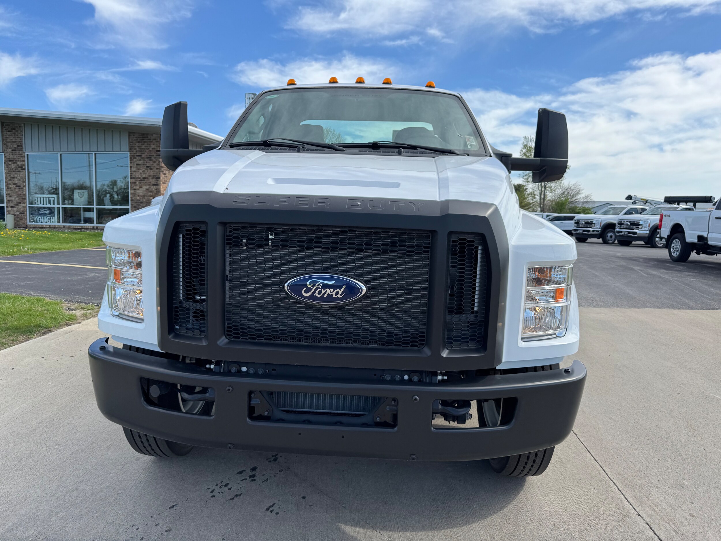 2025 Ford F-650 Base photo 2