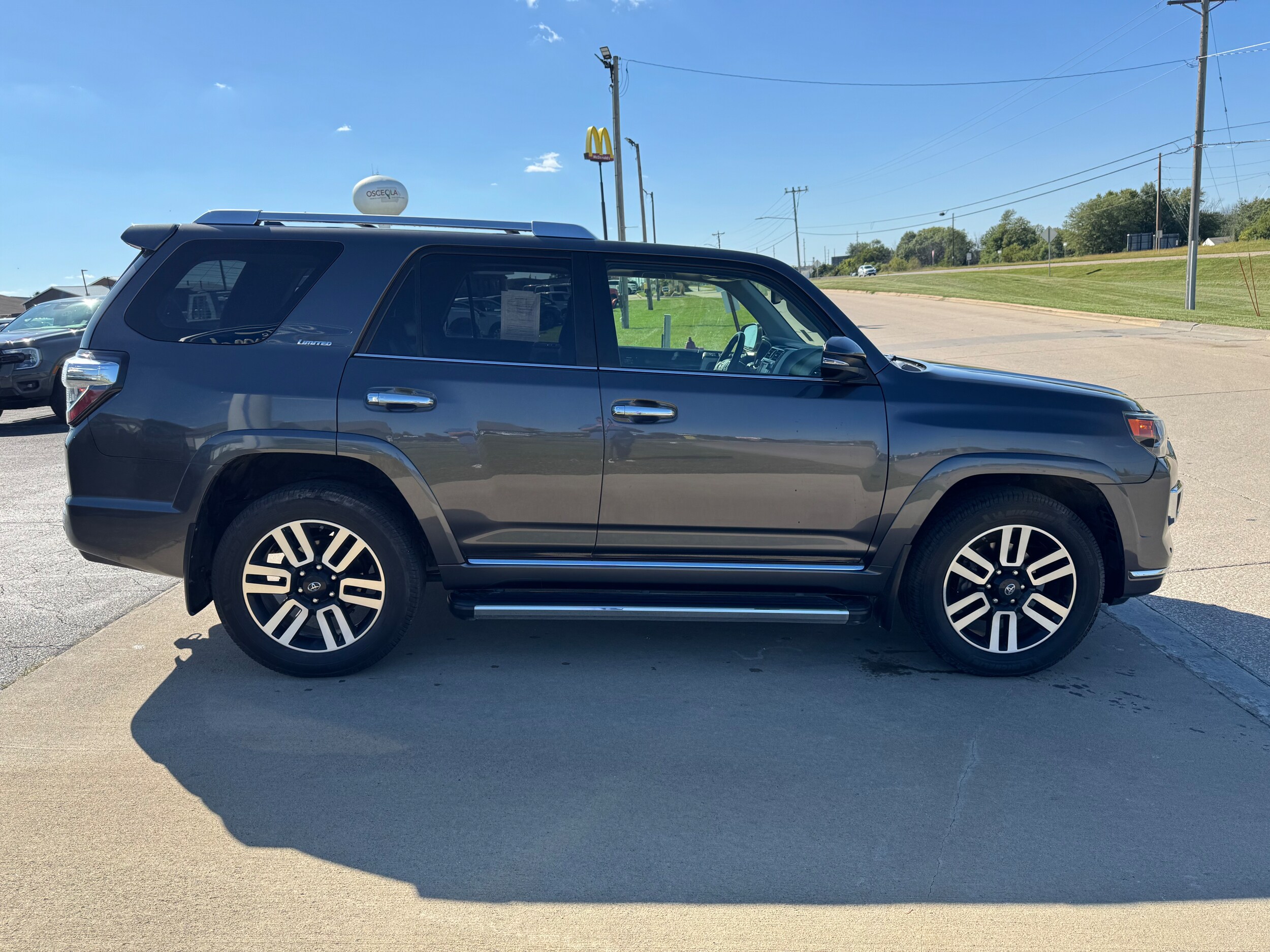 2014 Toyota 4Runner Limited photo 4