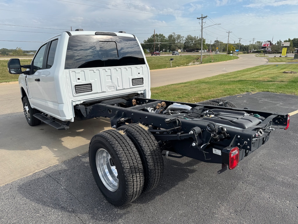 New 2025 Ford F-350 Chassis Truck Super Cab