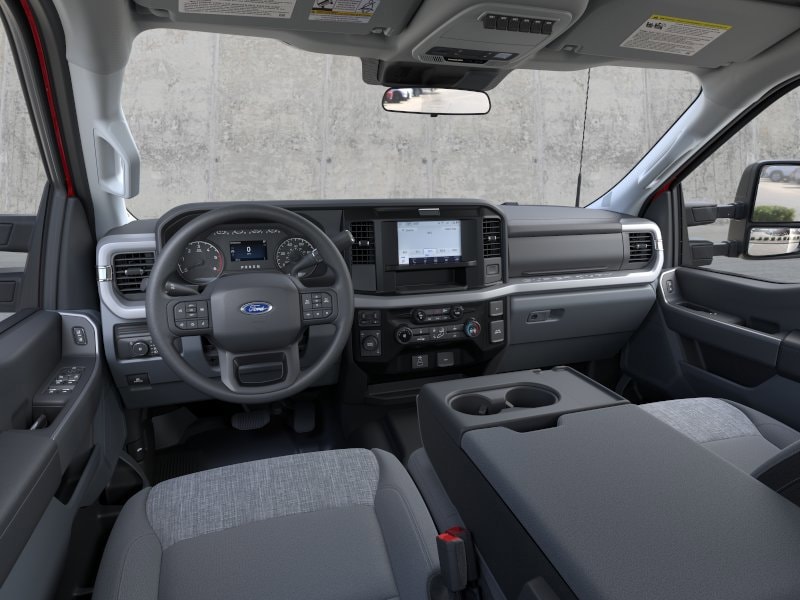 2025 Ford F-350 Super Duty Chassis Cab XLT - Photo 9