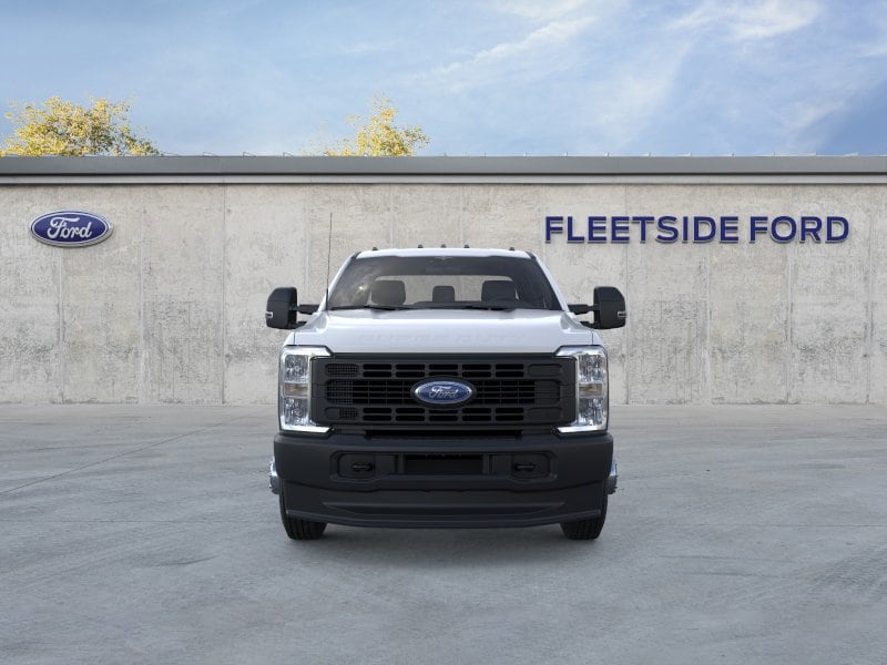 2025 Ford F-350 Super Duty Chassis Cab XL - Photo 6