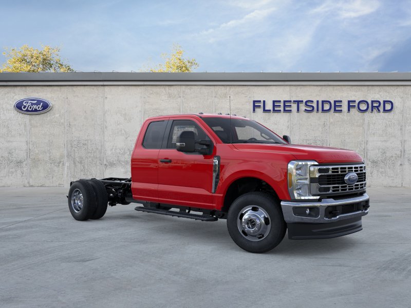 2025 Ford F-350 Super Duty Chassis Cab XLT - Photo 7