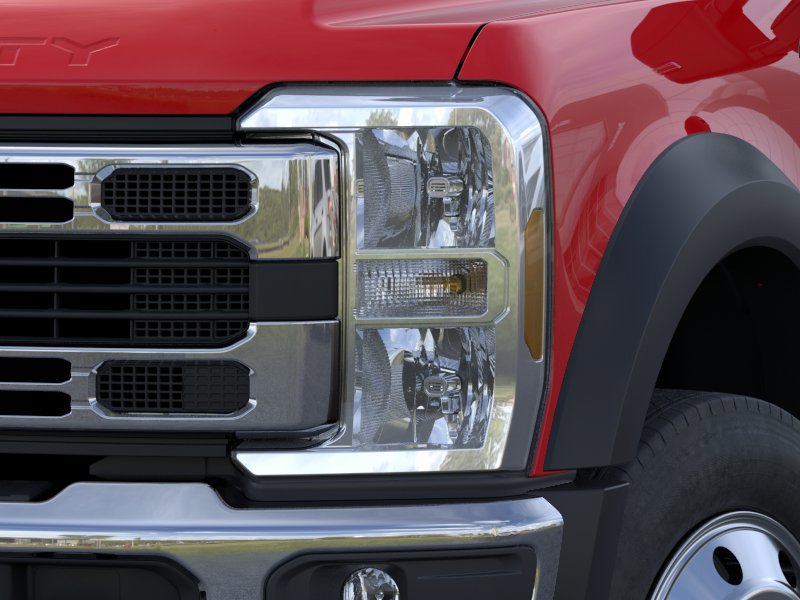 2025 Ford F-600 Super Duty Chassis Cab XLT - Photo 18