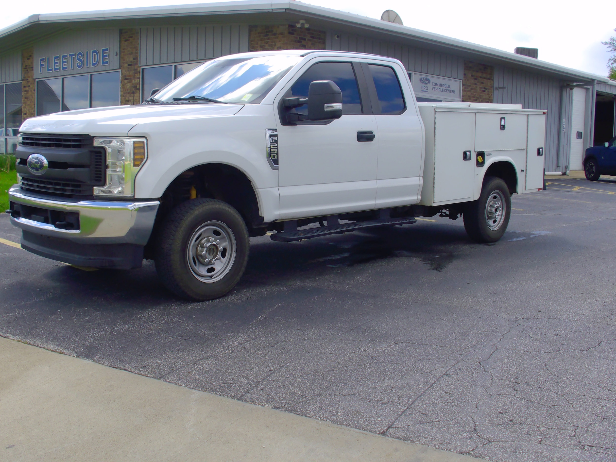 2019 Ford F-250 XL 4x4 SuperCab 8' Box's photo