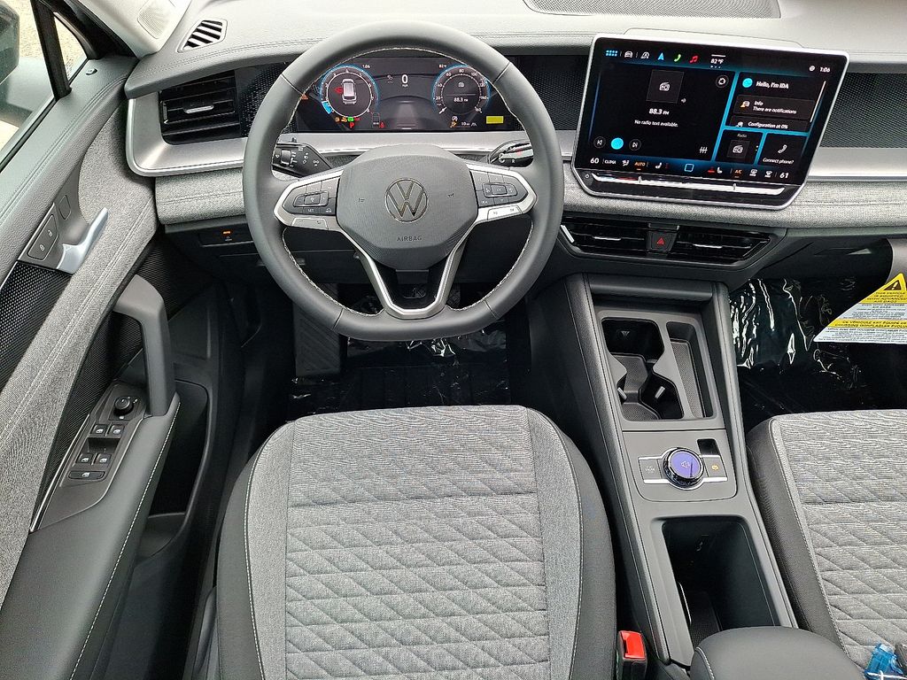 2025 Volkswagen Tiguan S photo 2