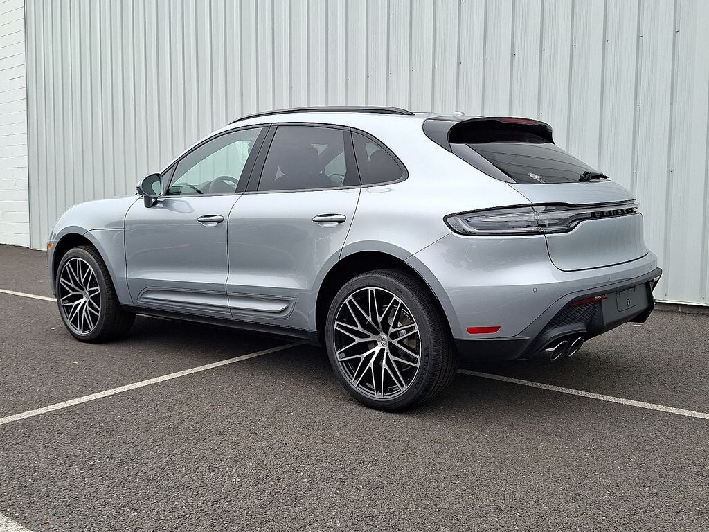 New 2025 Porsche Macan Base SUV