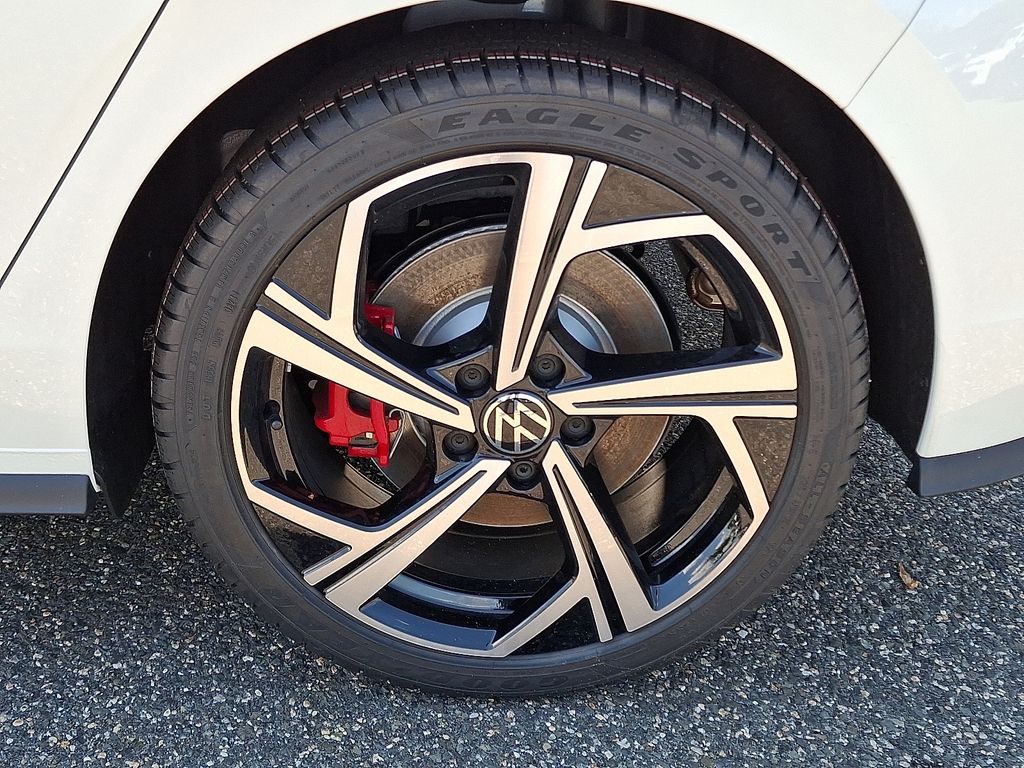 2025 Volkswagen Golf GTI SE - Photo 10