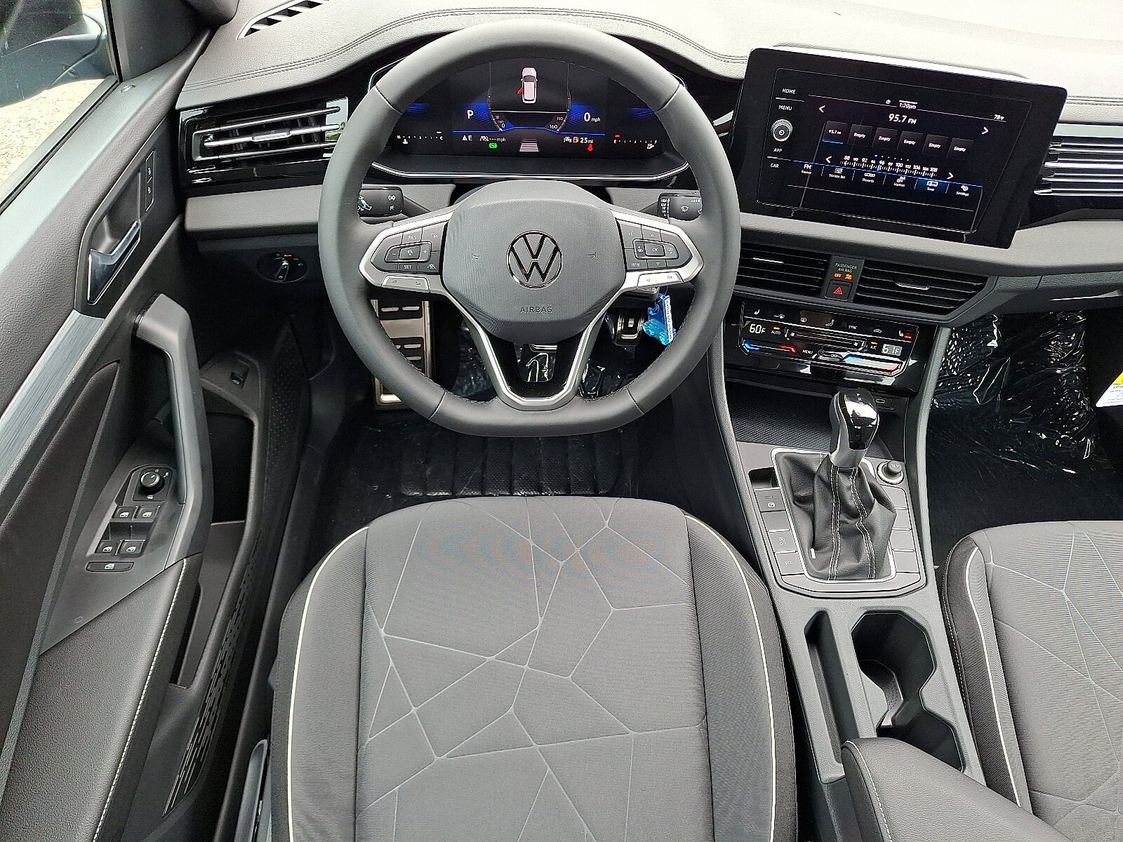 2025 Volkswagen Jetta Sport photo 2