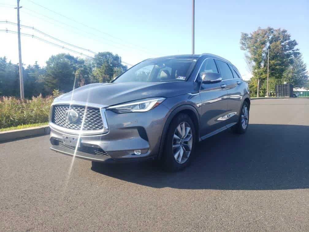 2019 Infiniti QX50 Essential AWD photo 2