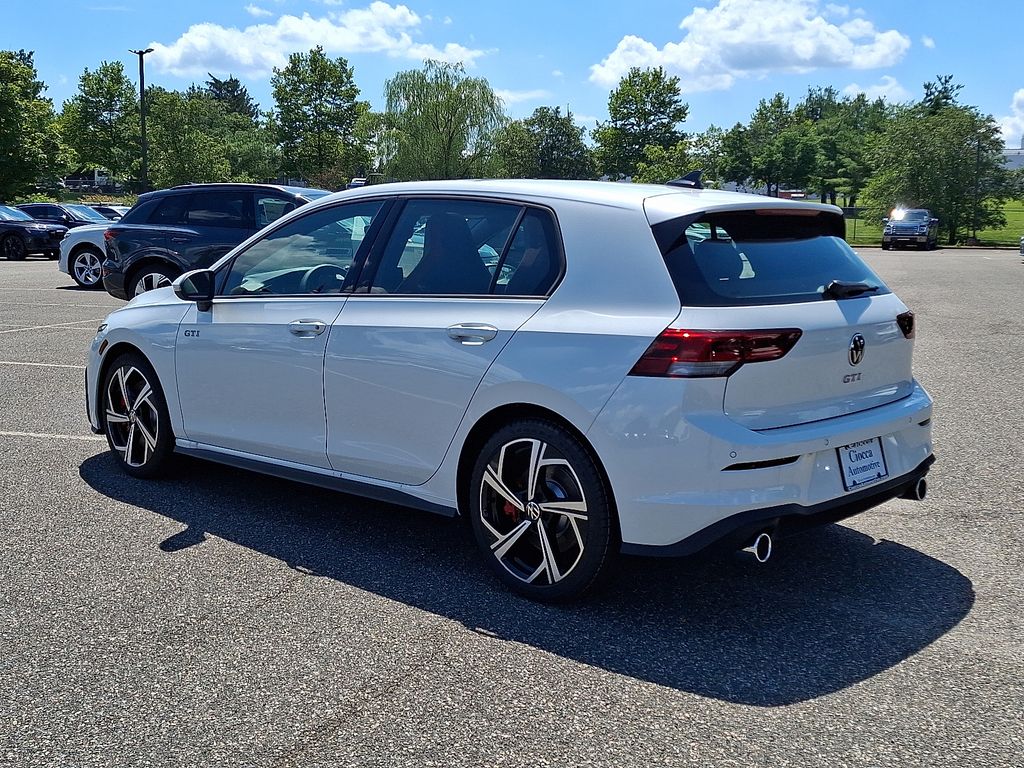 2025 Volkswagen Golf GTI SE - Photo 7