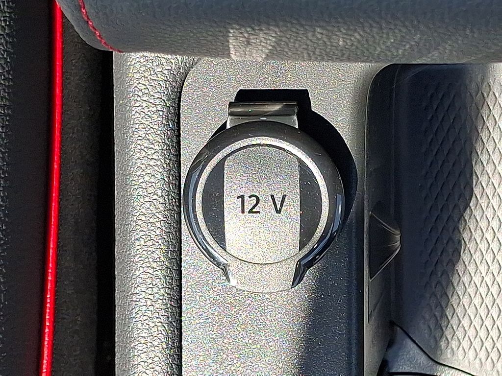 2025 Volkswagen Golf GTI SE - Photo 20