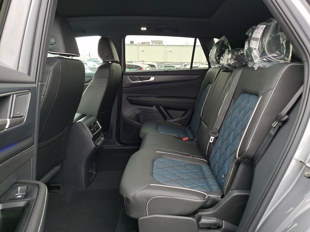 2026 Volkswagen Atlas Cross Sport SEL Premium R-LINE - Photo 11