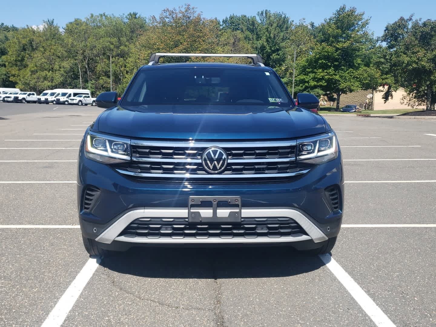 2022 Volkswagen Atlas Cross Sport SE Technology photo 2