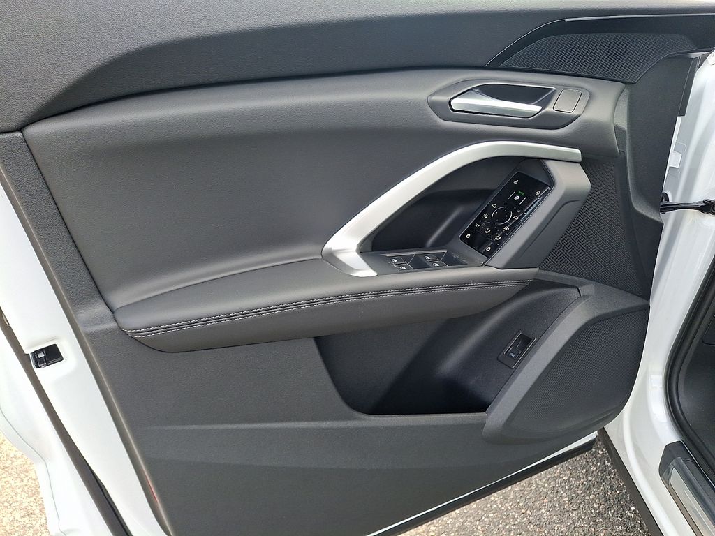 2025 Audi Q5 Premium - Photo 12