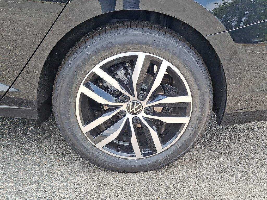 2025 Volkswagen Jetta SE - Photo 10