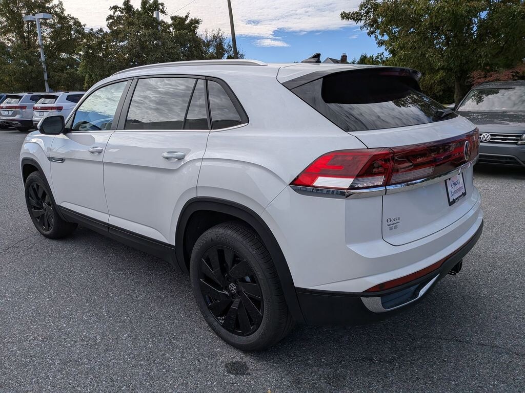 New 2026 Volkswagen Atlas Cross Sport 2.0T SE w/Technology SUV