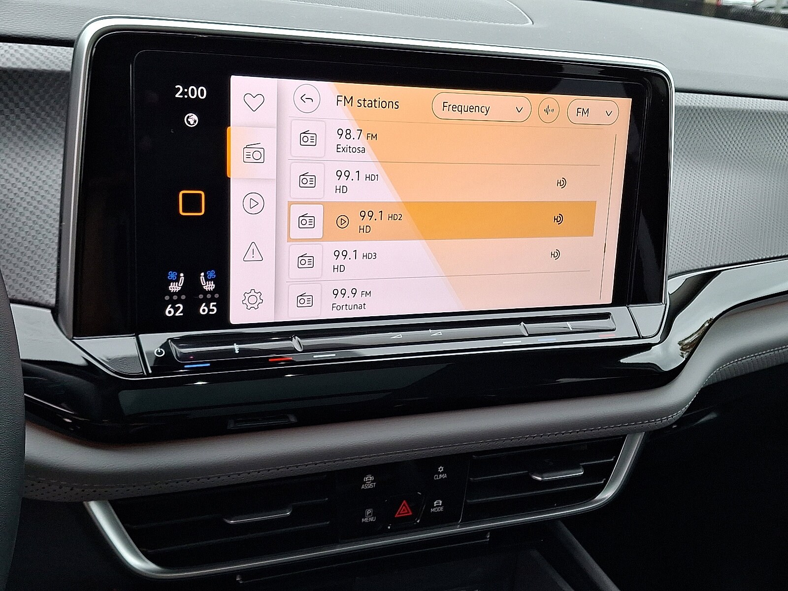 2025 Volkswagen Atlas Peak Edition photo 3