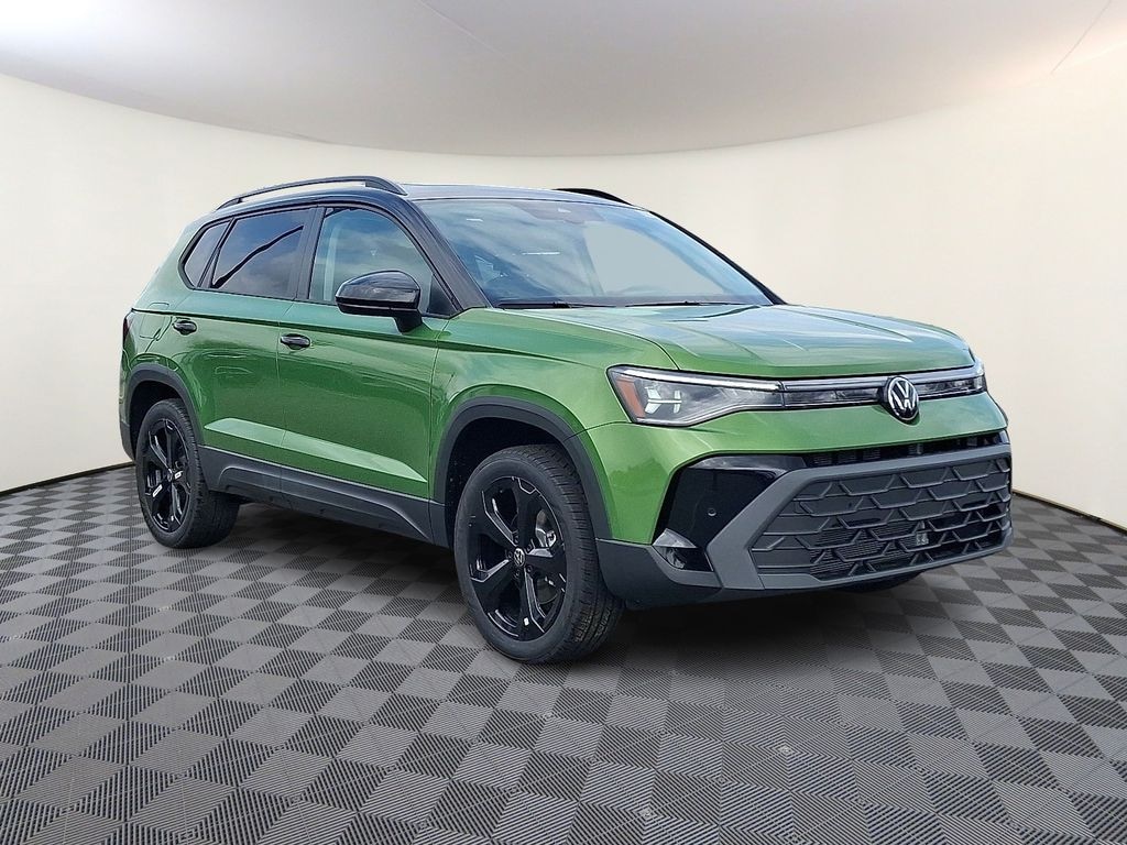 New 2025 Volkswagen Taos 1.5T SE Black SUV