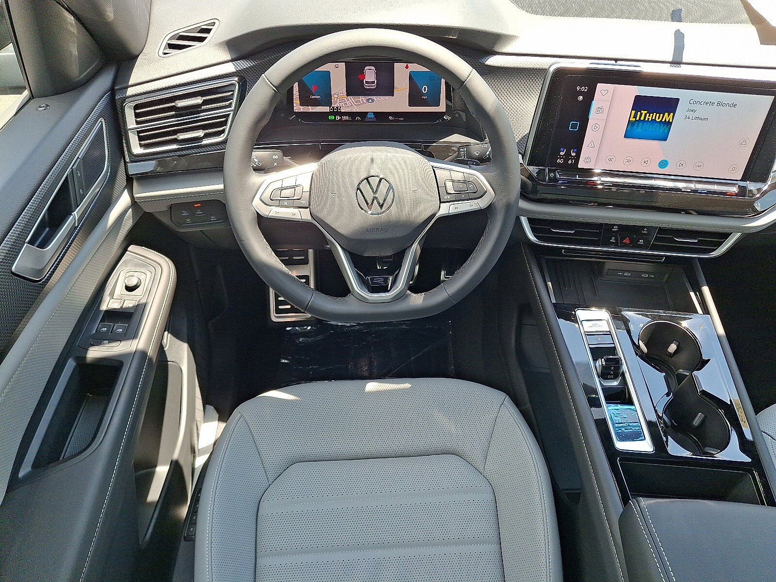 2025 Volkswagen Atlas Cross Sport SEL R-Line photo 2