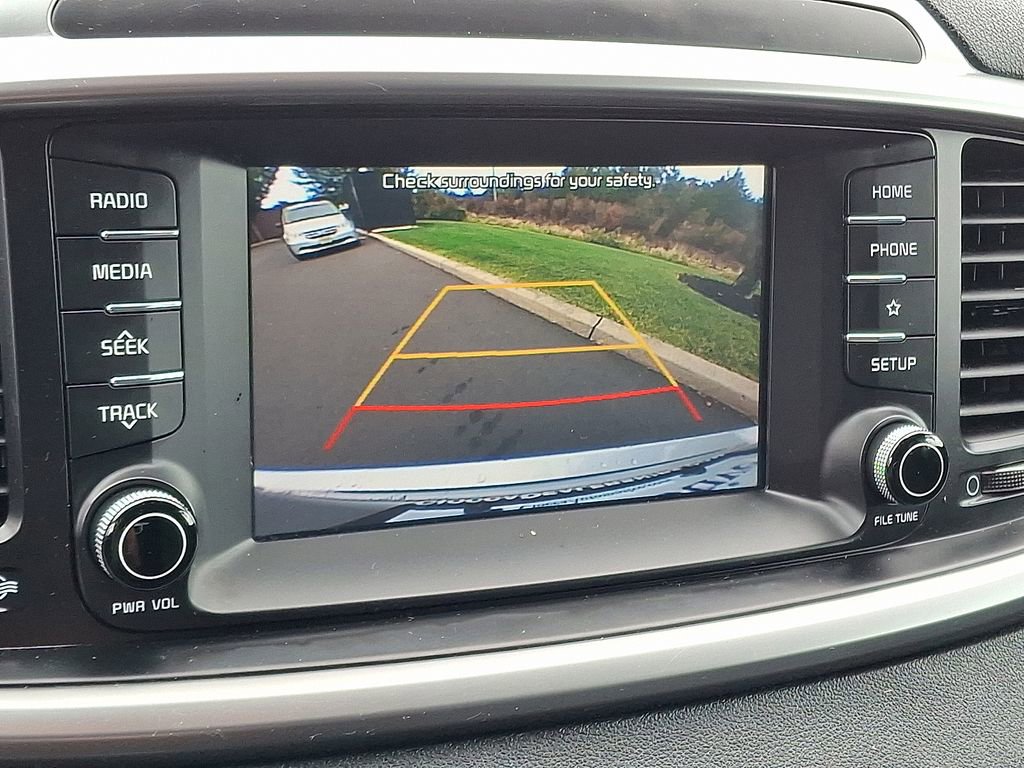 2020 Kia Sorento LX photo 4