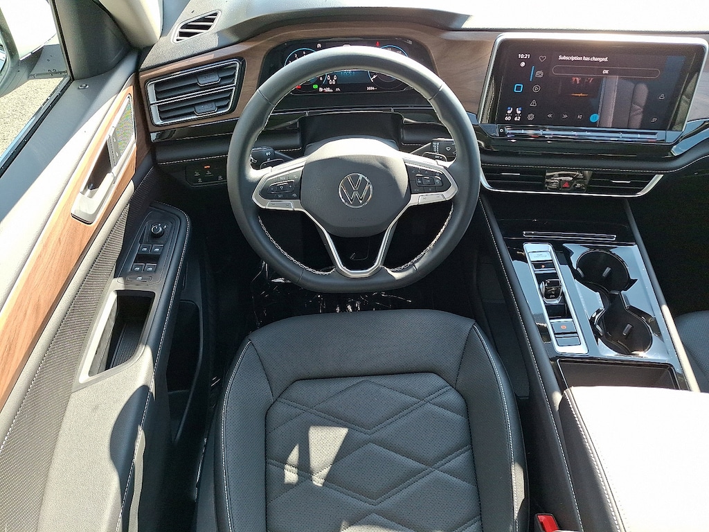 Certified 2025 Volkswagen Atlas 2.0T SE w/Technology 2.0T SE w/Technology 4MOTION