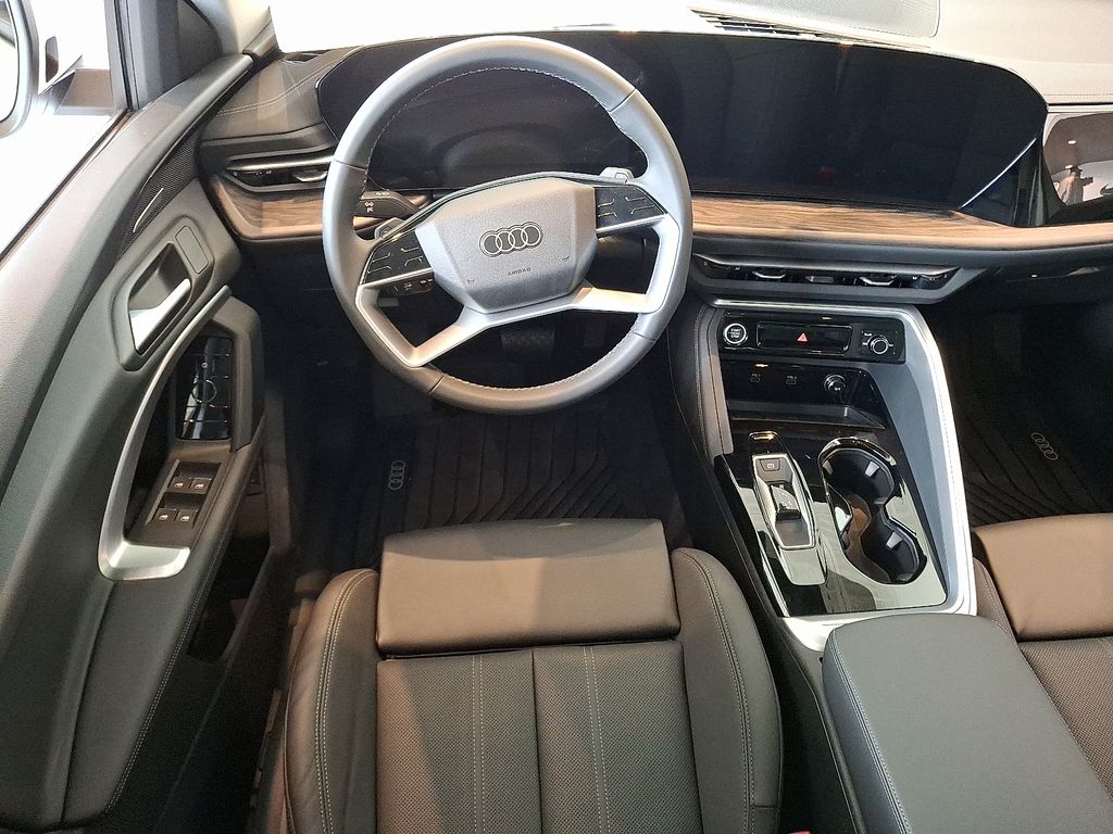 2025 Audi Q5 Premium Plus photo 2