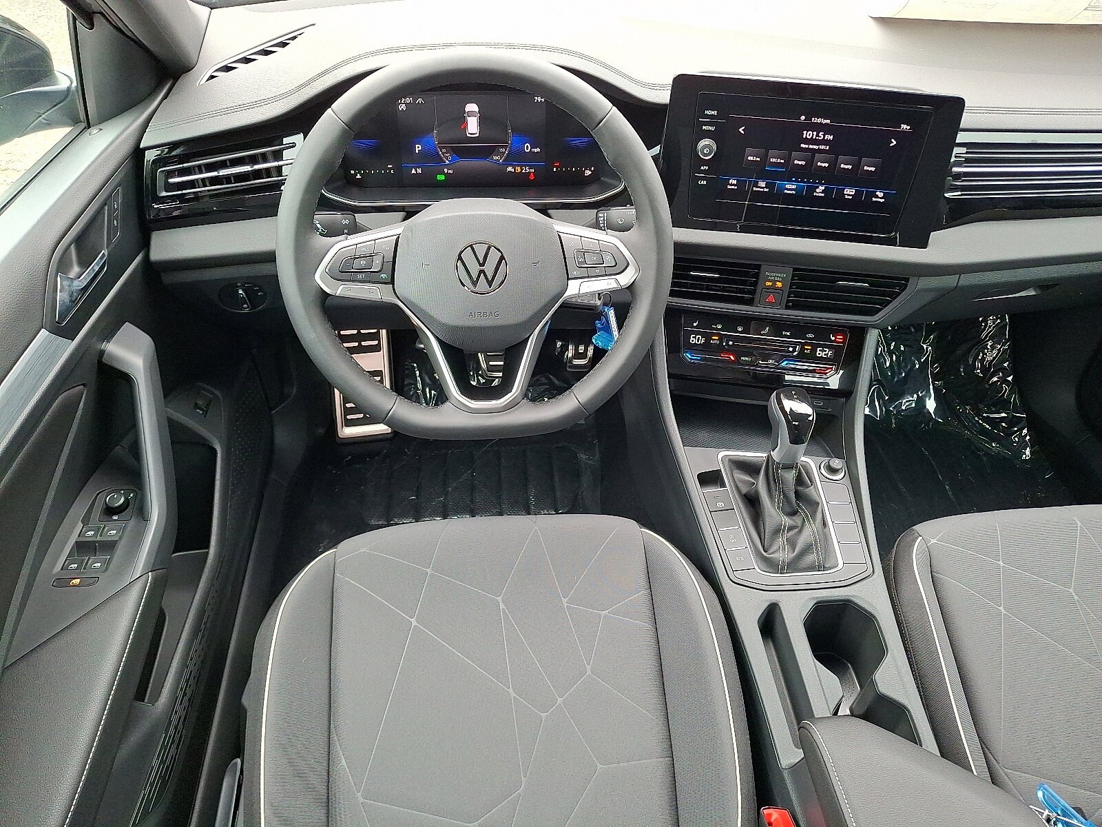 2025 Volkswagen Jetta Sport photo 2