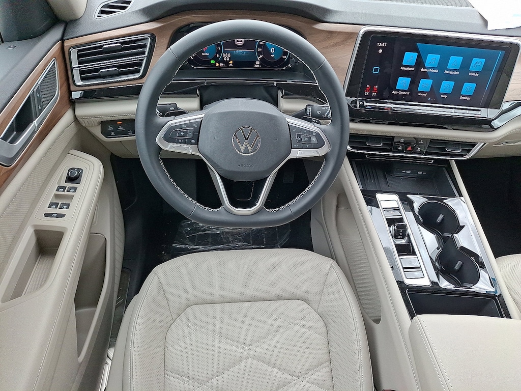 New 2025 Volkswagen Atlas 2.0T SE w/Technology 2.0T SE w/Technology 4MOTION