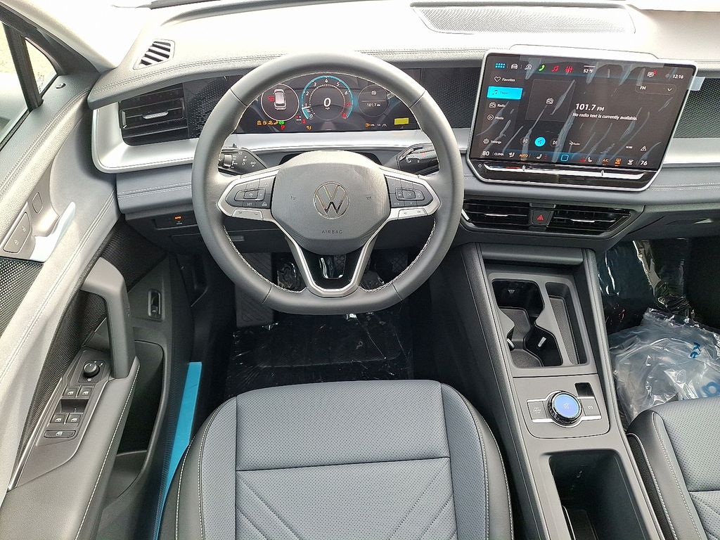 2026 Volkswagen Tiguan SE photo 2