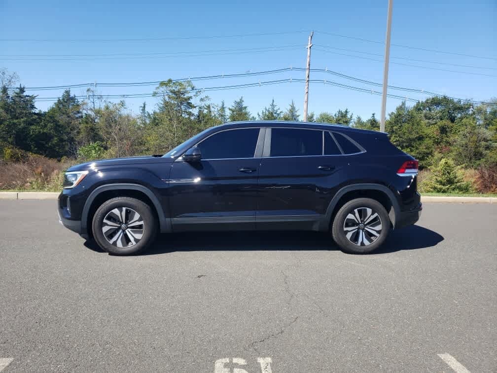 2024 Volkswagen Atlas Cross Sport SE photo 3